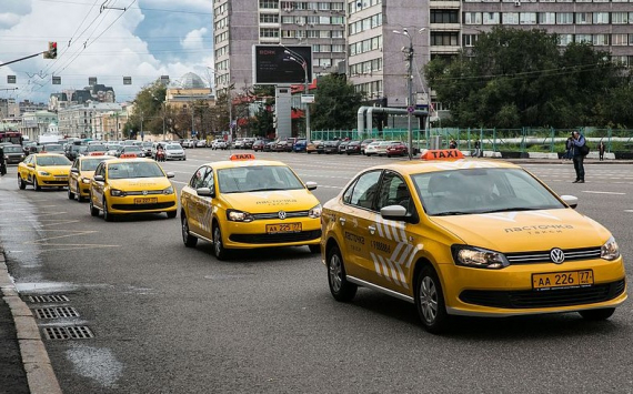 В России таксистов хотят обложить налогом для самозанятых