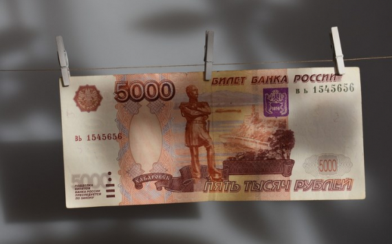 Власти России для укрепления рубля могут ввести контроль за движением капитала
