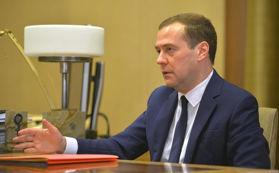 Медведев поручил ведомствам упростить валютный контроль при экспорте ряда товаров