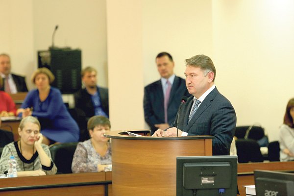Юрий Мочалкин на заседании региональной Думы 19 октября 2016 года